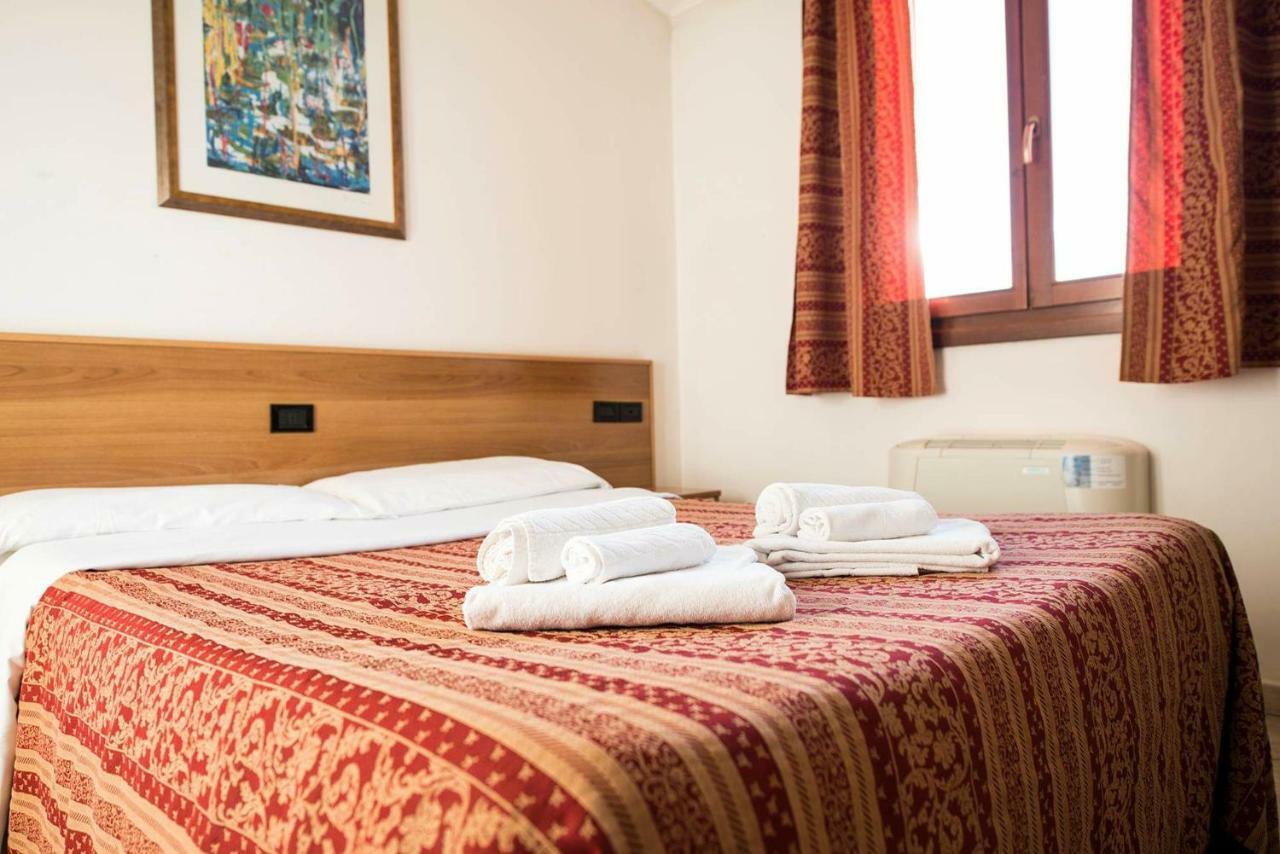 Hotel Le Corti Pitstop Ferrara Exterior foto